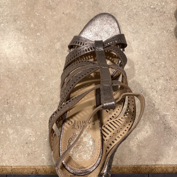 Vince Camuto silver metallic open toe gladiator style heels 7 1/2 - Picture 7 of 9